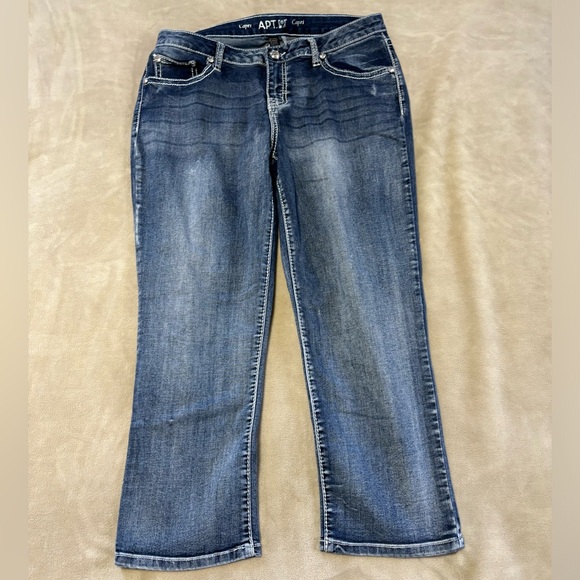 Apt. 9 Embroidered Flap Pocket Denim Capris - Picture 2 of 10